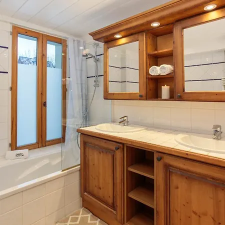 Apartment Miremont - Year *