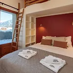 Апартаменти Miremont - Year